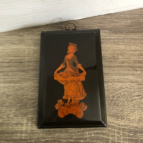 Vtg Black and Gold Decorative Plaque Wall Decor - Picture 1 of 12